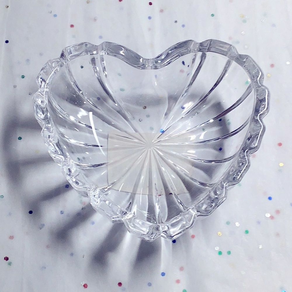 Mikasa Crystal 4”W X 3 3/4”H X 7/8”D Romantic Jewel Dish